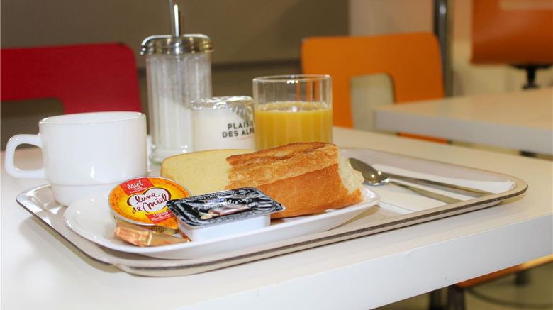 <b>Hotel Premiere Classe Plaisir Gatines Restaurant</b>. Images powered by <a href="https://iceportal.shijigroup.com/" title="IcePortal" target="_blank">IcePortal</a>.