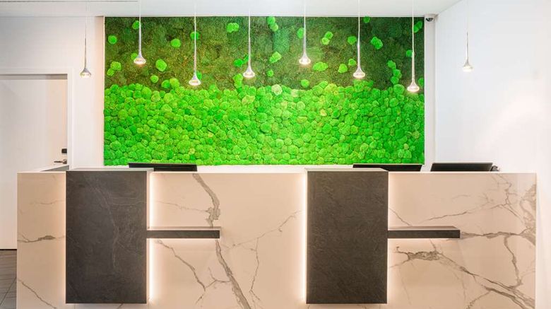 <b>Best Western Hotel Airport Frankfurt Lobby</b>. Images powered by <a href="https://iceportal.shijigroup.com/" title="IcePortal" target="_blank">IcePortal</a>.
