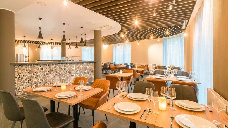 <b>Best Western Hotel Airport Frankfurt Restaurant</b>. Images powered by <a href="https://iceportal.shijigroup.com/" title="IcePortal" target="_blank">IcePortal</a>.