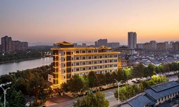 Ramada Encore by Wyndham Linqu Downtown