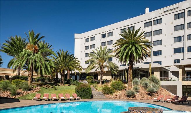 Moevenpick Hotel Windhoek Exterior