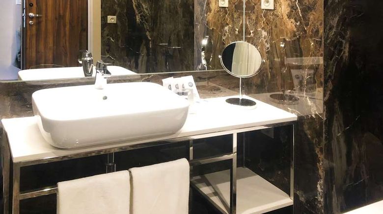 <b>Oca Oriental Porto Hotel Room</b>. Images powered by <a href="https://iceportal.shijigroup.com/" title="IcePortal" target="_blank">IcePortal</a>.