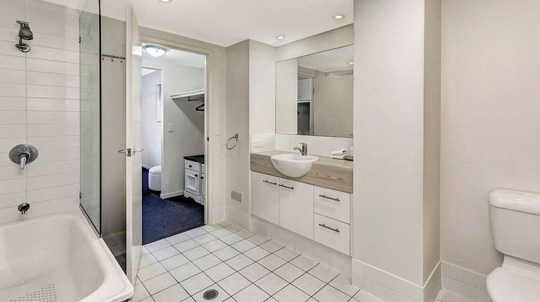 <b>Ramada Encore Whale Cove Resort Room</b>. Images powered by <a href="https://iceportal.shijigroup.com/" title="IcePortal" target="_blank">IcePortal</a>.