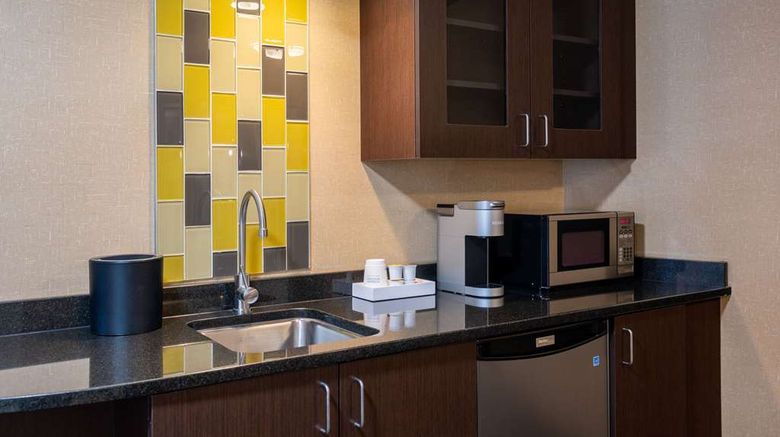<b>Wyndham Noblesville, IN Suite</b>. Images powered by <a href="https://iceportal.shijigroup.com/" title="IcePortal" target="_blank">IcePortal</a>.
