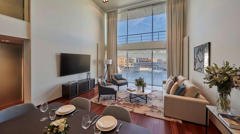 <b>Hyatt Regency Madrid Residences Suite</b>. Images powered by <a href="https://iceportal.shijigroup.com/" title="IcePortal" target="_blank">IcePortal</a>.