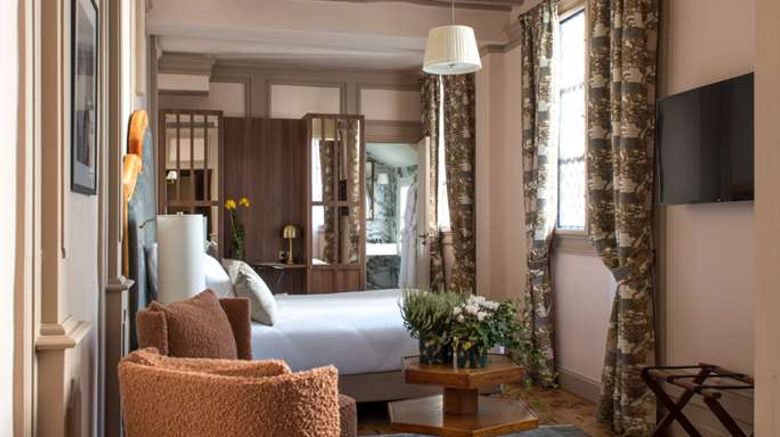 <b>Hotel Fougere Paris Suite</b>. Images powered by <a href="https://iceportal.shijigroup.com/" title="IcePortal" target="_blank">IcePortal</a>.