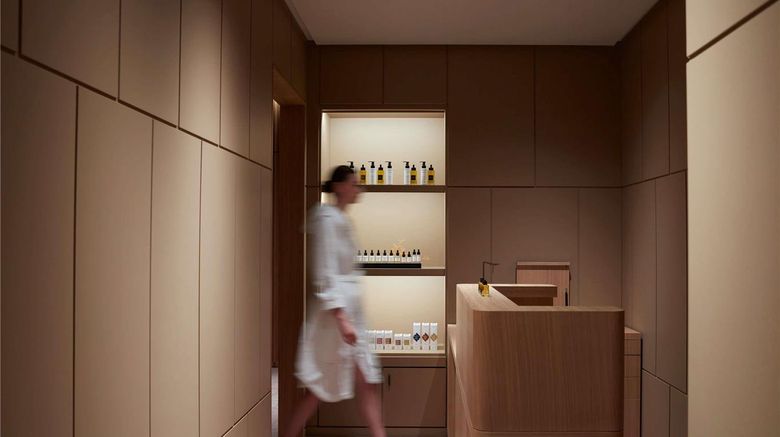 <b>SO/Paris Spa</b>. Images powered by <a href="https://iceportal.shijigroup.com/" title="IcePortal" target="_blank">IcePortal</a>.
