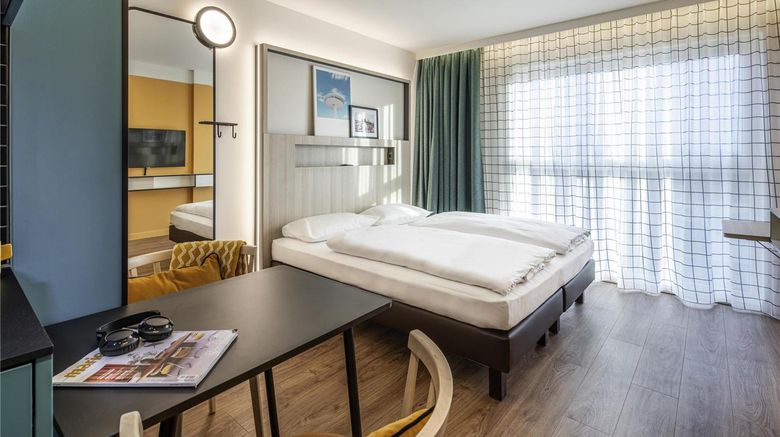 <b>Aparthotel Adagio access Hamburg Room</b>. Images powered by <a href="https://iceportal.shijigroup.com/" title="IcePortal" target="_blank">IcePortal</a>.