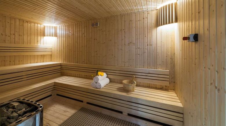 <b>Best Western Plus Al Qurayyat City Cente Spa</b>. Images powered by <a href="https://iceportal.shijigroup.com/" title="IcePortal" target="_blank">IcePortal</a>.