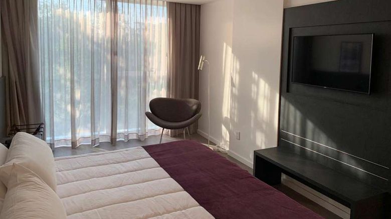 <b>Dazzler by Wyndham La Plata Room</b>. Images powered by <a href="https://iceportal.shijigroup.com/" title="IcePortal" target="_blank">IcePortal</a>.