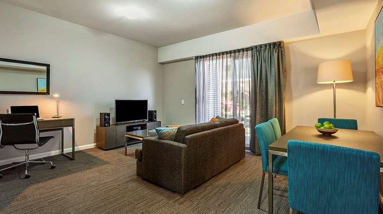 <b>Hudson Berrimah Room</b>. Images powered by <a href="https://iceportal.shijigroup.com/" title="IcePortal" target="_blank">IcePortal</a>.
