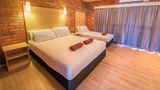 <b>Contour Hotel Room</b>. Images powered by <a href="https://iceportal.shijigroup.com/" title="IcePortal" target="_blank">IcePortal</a>.