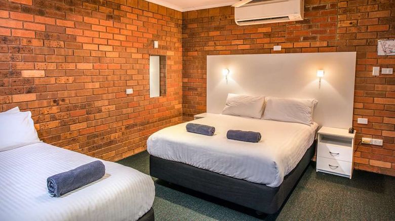 <b>Contour Hotel Room</b>. Images powered by <a href="https://iceportal.shijigroup.com/" title="IcePortal" target="_blank">IcePortal</a>.