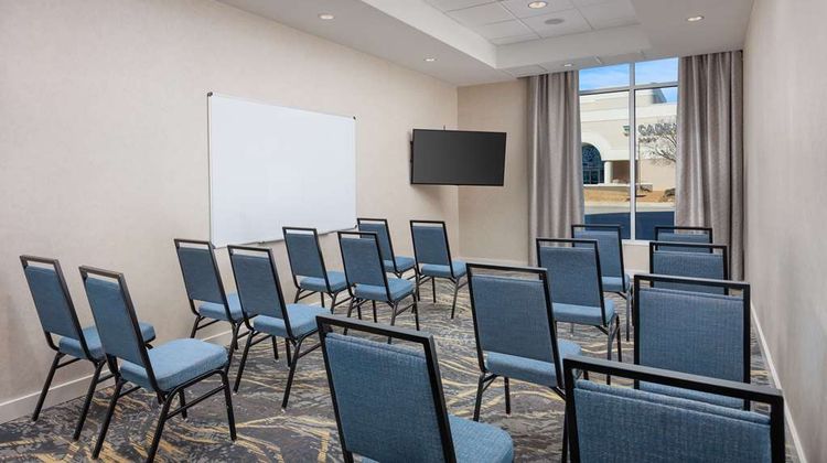 Hampton Inn and Suites Downtown Meeting