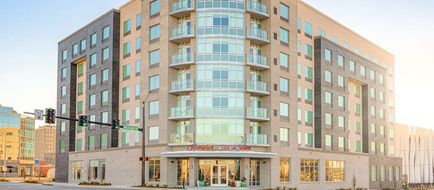 Hampton Inn and Suites Downtown Exterior
