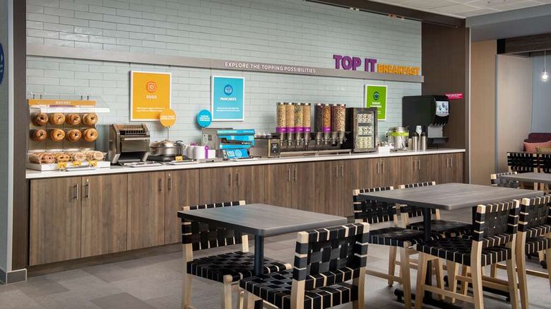 <b>Tru by Hilton Miami West Brickell Restaurant</b>. Images powered by <a href="https://iceportal.shijigroup.com/" title="IcePortal" target="_blank">IcePortal</a>.