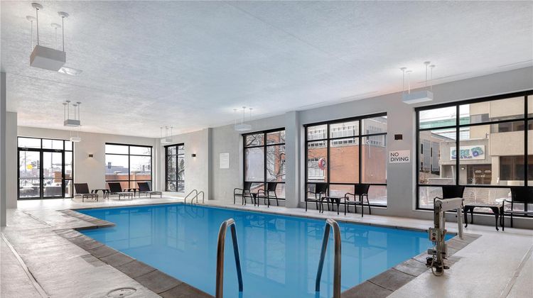 DoubleTree by Hilton Davenport Pool