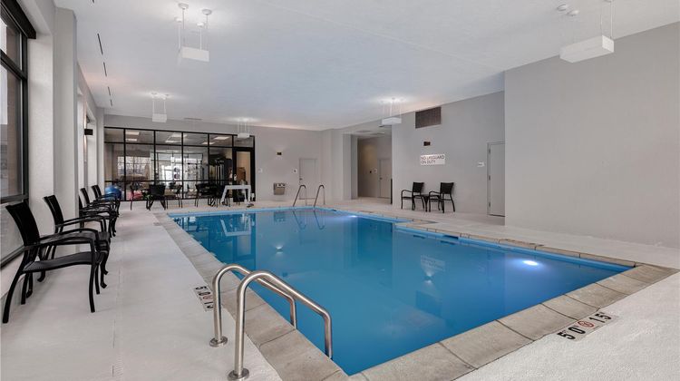 DoubleTree by Hilton Davenport Pool