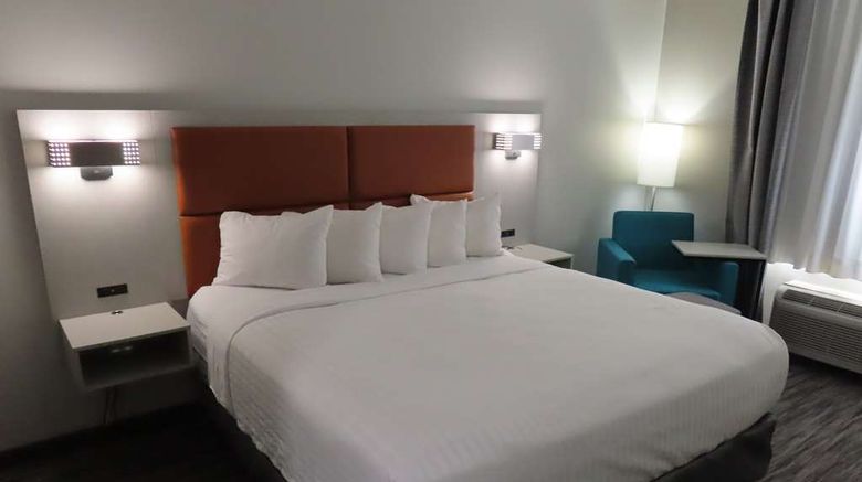 <b>Best Western Heritage Inn & Suites Room</b>. Images powered by <a href="https://iceportal.shijigroup.com/" title="IcePortal" target="_blank">IcePortal</a>.