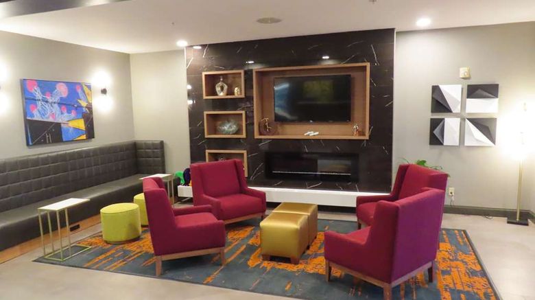 <b>Best Western Heritage Inn & Suites Lobby</b>. Images powered by <a href="https://iceportal.shijigroup.com/" title="IcePortal" target="_blank">IcePortal</a>.