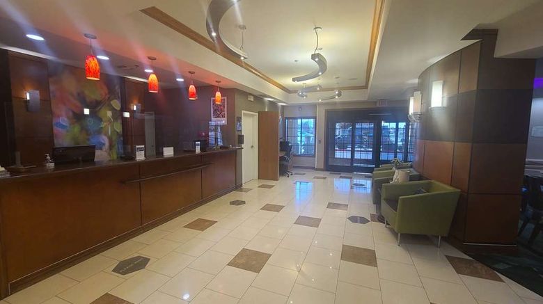 <b>Best Western Hesperia-Victorville Suites Lobby</b>. Images powered by <a href="https://iceportal.shijigroup.com/" title="IcePortal" target="_blank">IcePortal</a>.