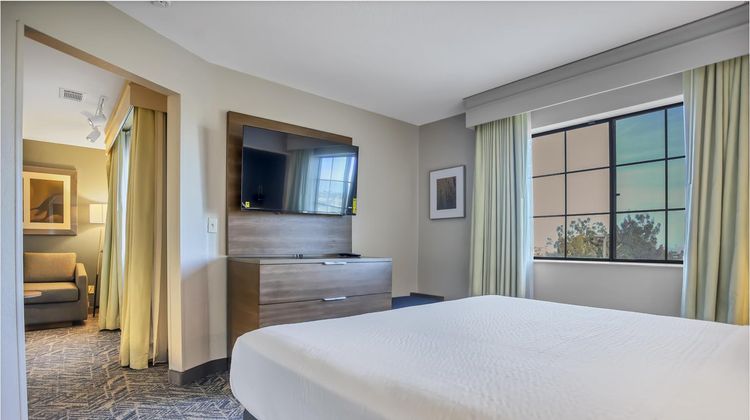 Best Western Hesperia-Victorville Suites Room