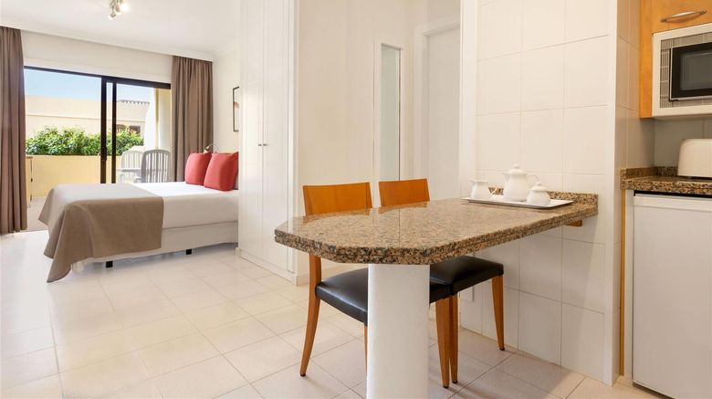 <b>Ramada Residences by Wyndham Costa Adeje Suite</b>. Images powered by <a href="https://iceportal.shijigroup.com/" title="IcePortal" target="_blank">IcePortal</a>.