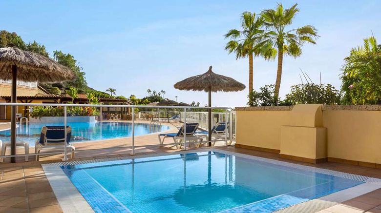 <b>Wyndham Residences Tenerife Costa Adeje Pool</b>. Images powered by <a href="https://iceportal.shijigroup.com/" title="IcePortal" target="_blank">IcePortal</a>.