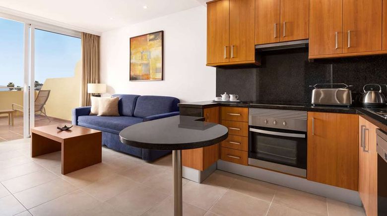<b>Wyndham Residences Tenerife Costa Adeje Suite</b>. Images powered by <a href="https://iceportal.shijigroup.com/" title="IcePortal" target="_blank">IcePortal</a>.