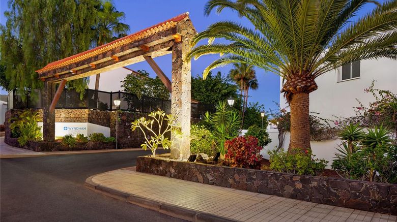 <b>Wyndham Residences Golf del Sur Exterior</b>. Images powered by <a href="https://iceportal.shijigroup.com/" title="IcePortal" target="_blank">IcePortal</a>.