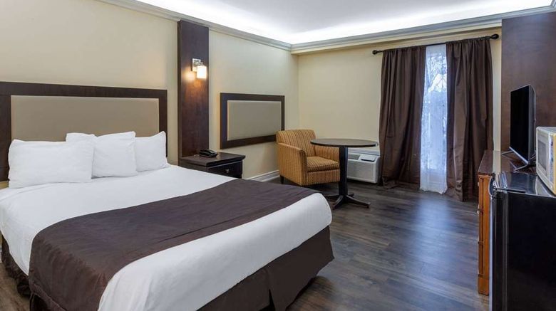 <b>Travelodge by Wyndham Sarnia Room</b>. Images powered by <a href="https://iceportal.shijigroup.com/" title="IcePortal" target="_blank">IcePortal</a>.