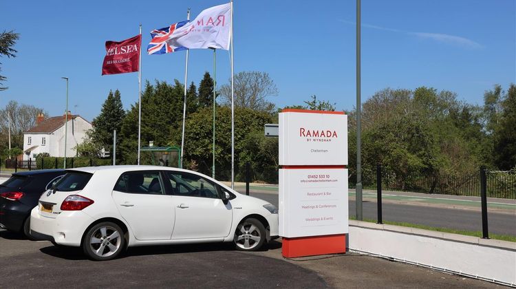 Ramada by Wyndham Cheltenham Exterior