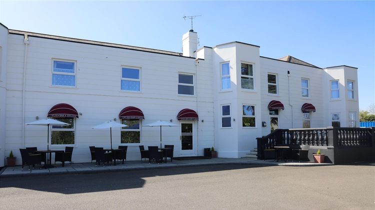 Ramada by Wyndham Cheltenham Exterior