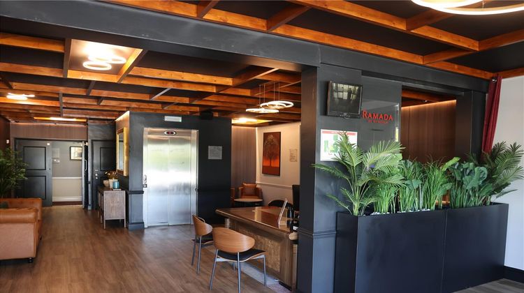 Ramada by Wyndham Cheltenham Lobby
