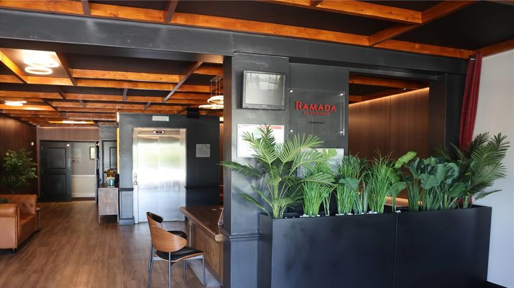Ramada by Wyndham Cheltenham Lobby