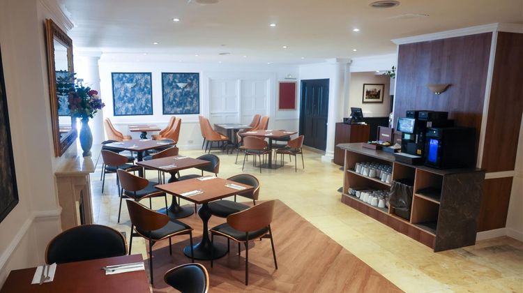 Ramada by Wyndham Cheltenham Restaurant