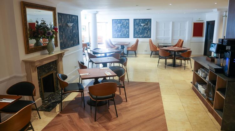Ramada by Wyndham Cheltenham Restaurant