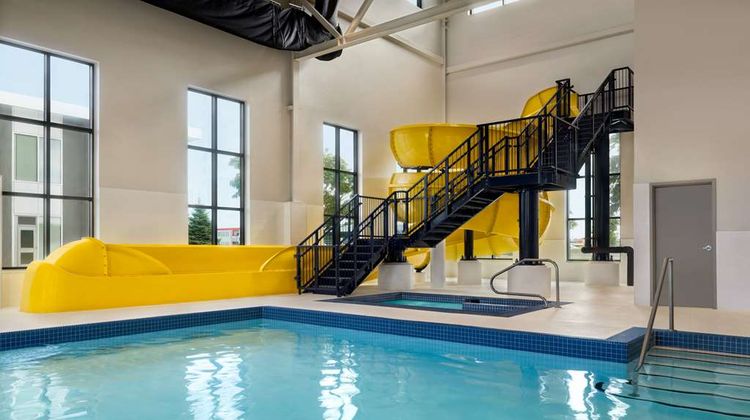 Microtel Inn & Suites by Wyndham Dorval Pool
