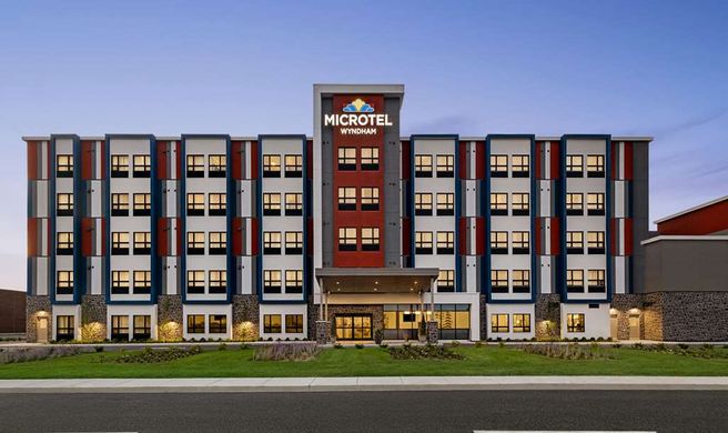 Microtel Inn & Suites by Wyndham Dorval Exterior