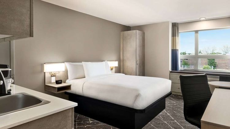 Microtel Inn & Suites by Wyndham Dorval Suite