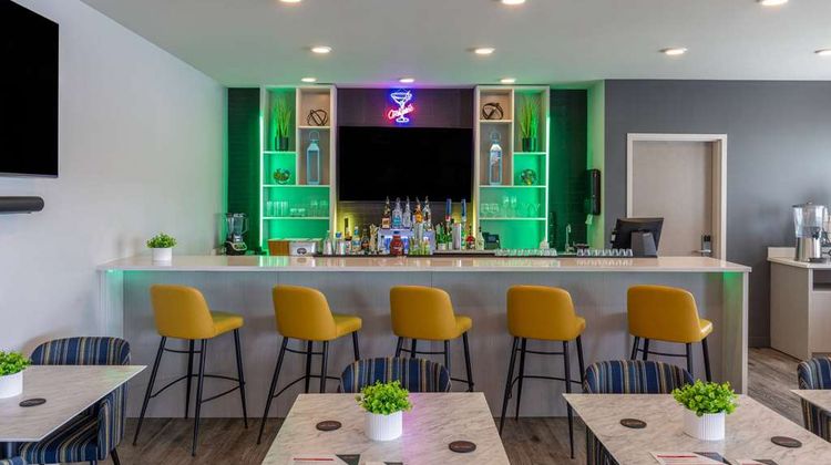 Microtel Inn & Suites by Wyndham Dorval Restaurant