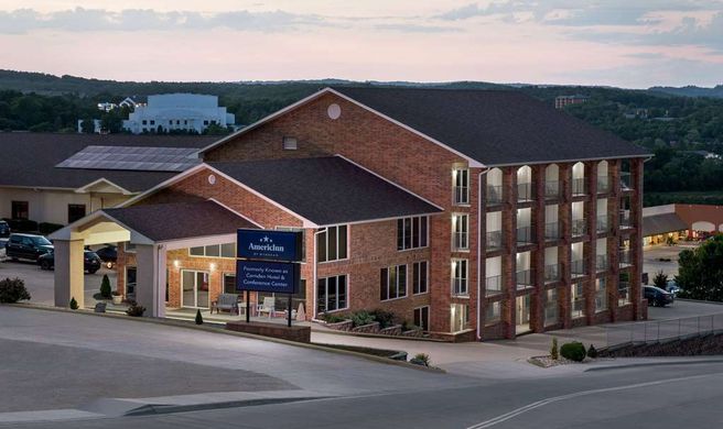AmericInn by Wyndham & Conference Center Exterior