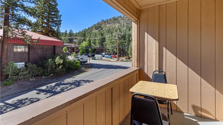 <b>SureStay Plus Hotel by BW Mammoth Lakes Room</b>. Images powered by <a href="https://iceportal.shijigroup.com/" title="IcePortal" target="_blank">IcePortal</a>.