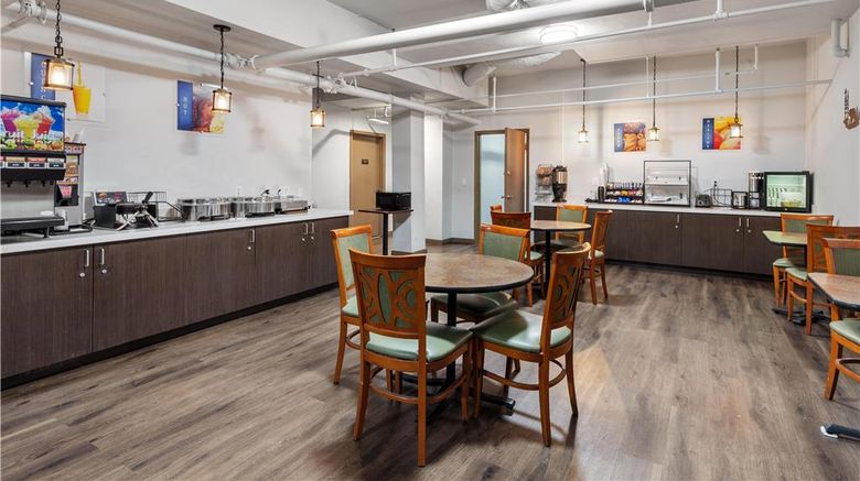 <b>SureStay Plus Hotel by BW Mammoth Lakes Restaurant</b>. Images powered by <a href="https://iceportal.shijigroup.com/" title="IcePortal" target="_blank">IcePortal</a>.