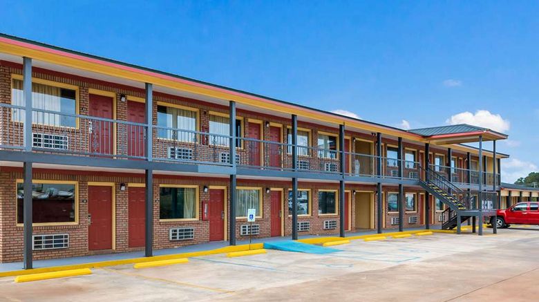 <b>Econo Lodge Russellville Exterior</b>. Images powered by <a href="https://iceportal.shijigroup.com/" title="IcePortal" target="_blank">IcePortal</a>.