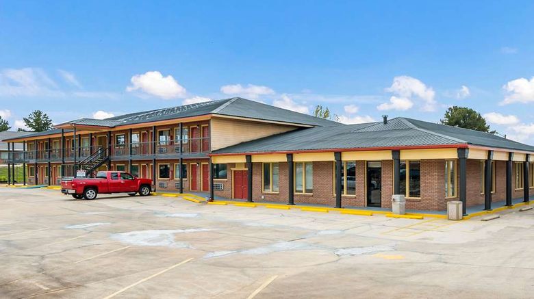 <b>Econo Lodge Russellville Exterior</b>. Images powered by <a href="https://iceportal.shijigroup.com/" title="IcePortal" target="_blank">IcePortal</a>.