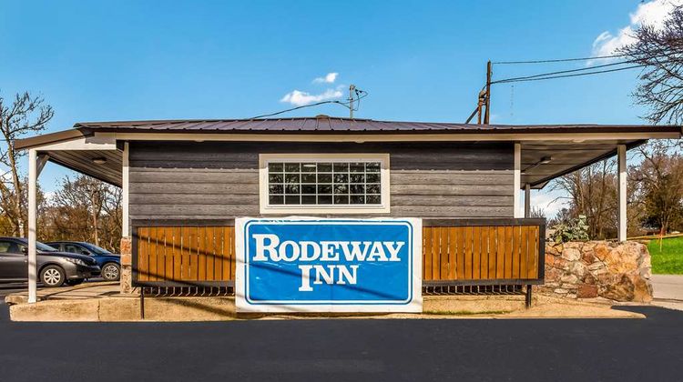 Rodeway Inn Berryville Exterior
