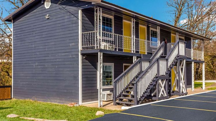 Rodeway Inn Berryville Exterior