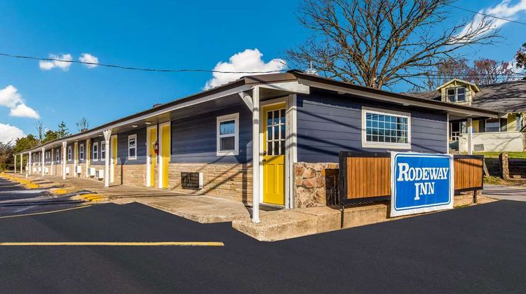 Rodeway Inn Berryville Exterior