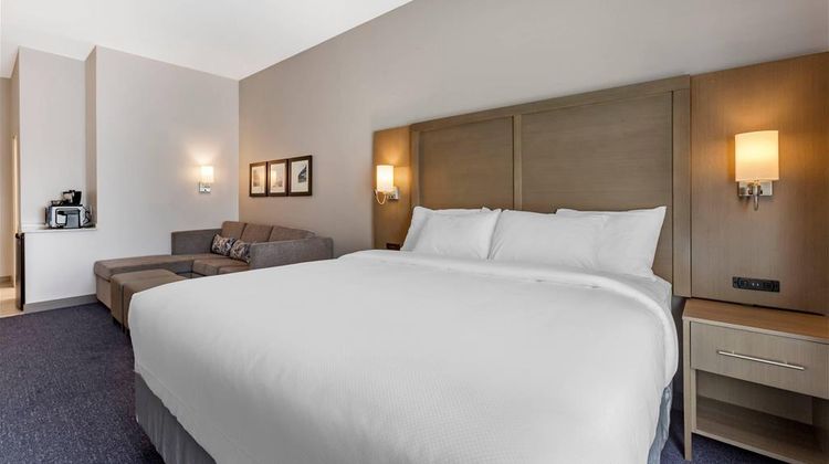Comfort Suites Scottsdale Talking Stick Suite